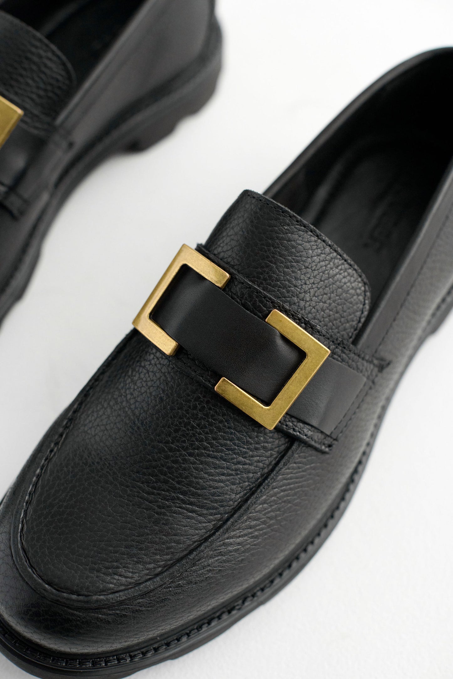 Chris Loafer // Black