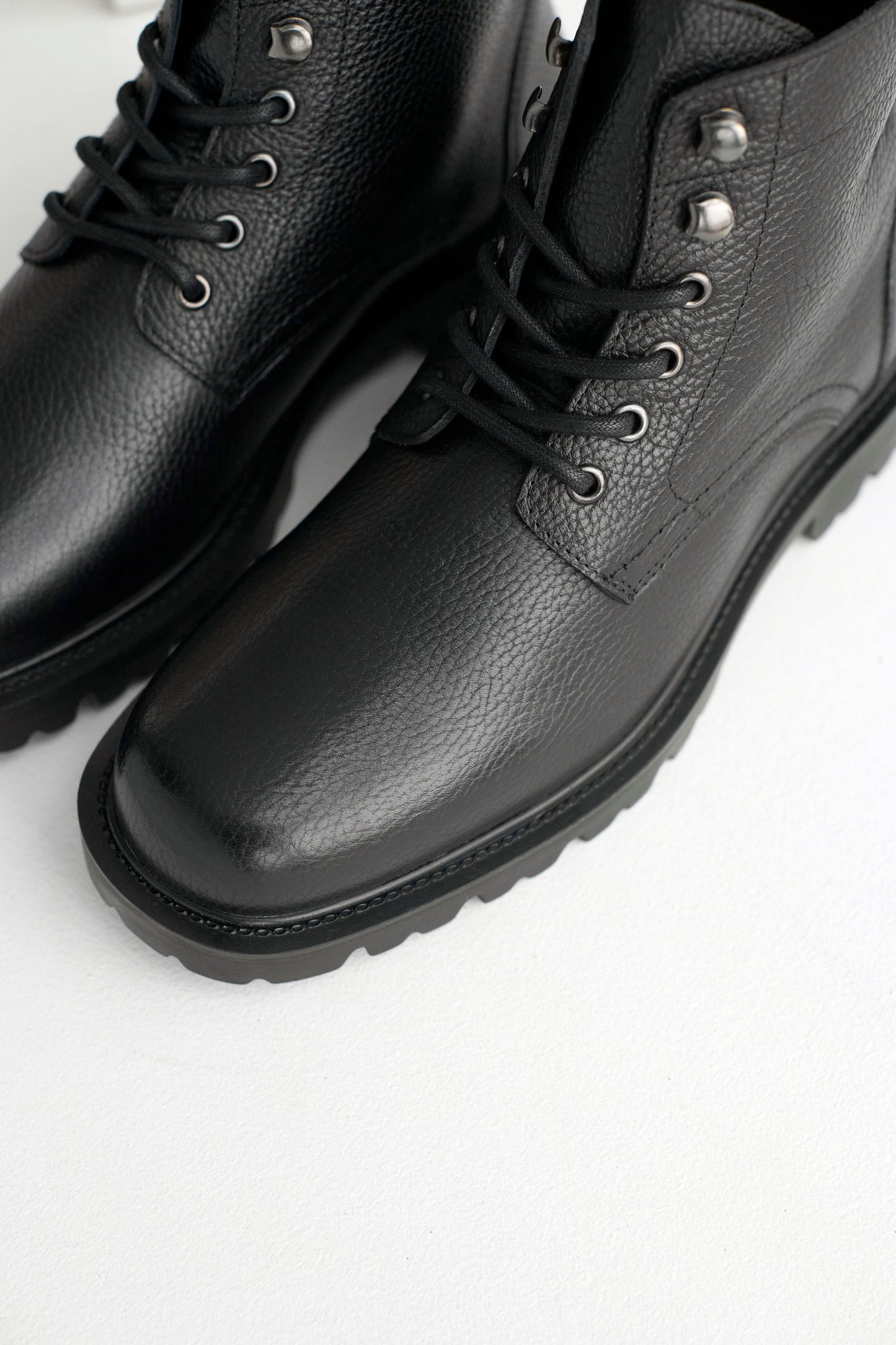 Robert Lace-up Boot // Black