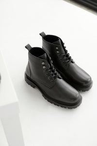 Robert Lace-up Boot // Black